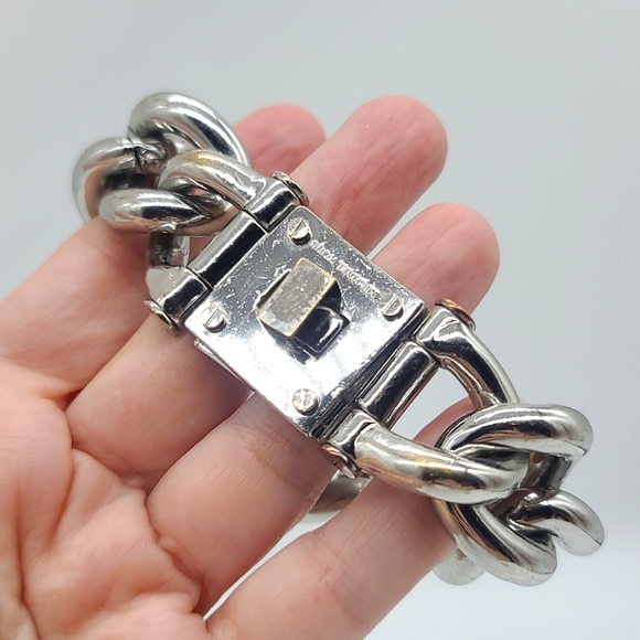 Michael Kors Chunky Twist-Lock Wide Chain Bracelet! Shiny Silver! - Picture 9 of 15